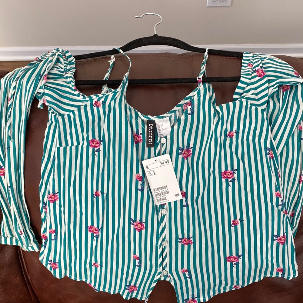 NWT- Top by H&M. Pretty colors off the shoulder type of top.